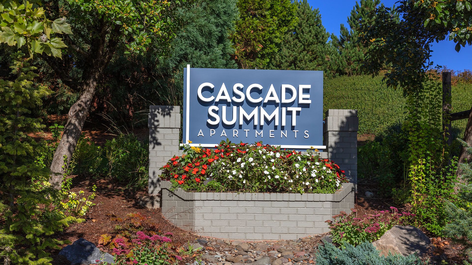 Cascade Summit Apartment Homes